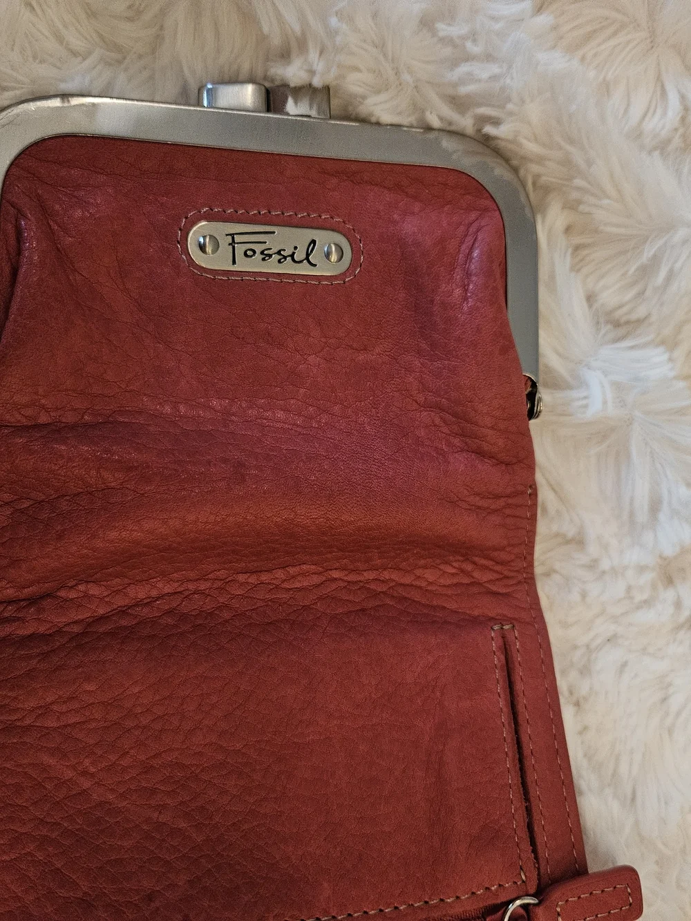 Fossil✨️Pink Leather Kiss-Lock Wallet